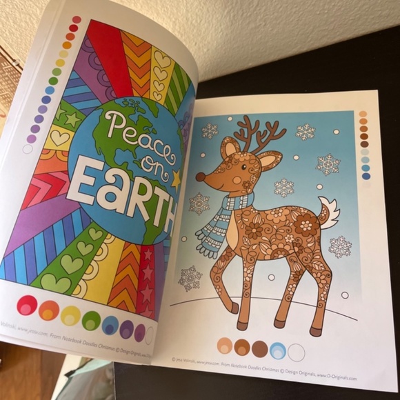 Design Originals Notebook Doodles Christmas : Coloring & Activity Book - Picture 10 of 14